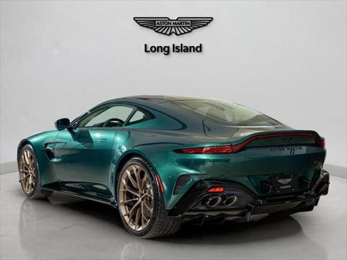 2025 Aston Martin Vantage Base