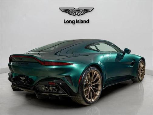 2025 Aston Martin Vantage Base