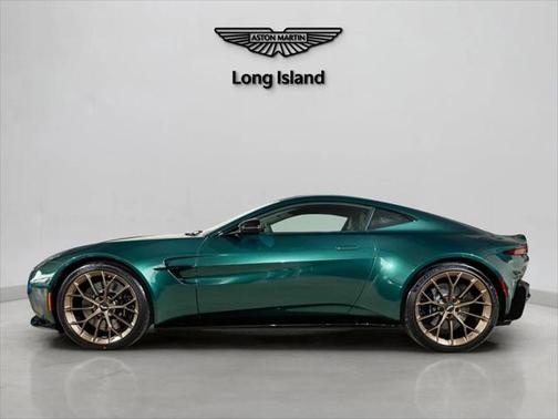 2025 Aston Martin Vantage Base