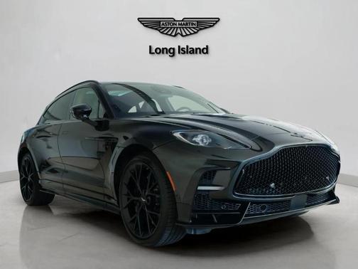 Minotaur Green 2026 Aston Martin DBX S