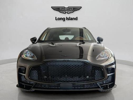 Minotaur Green 2026 Aston Martin DBX S