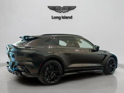 Minotaur Green 2026 Aston Martin DBX S