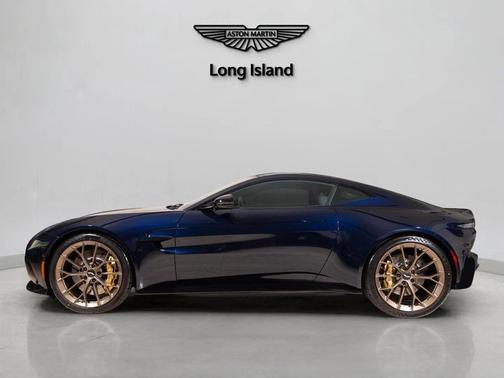 2026 Aston Martin Vantage Base