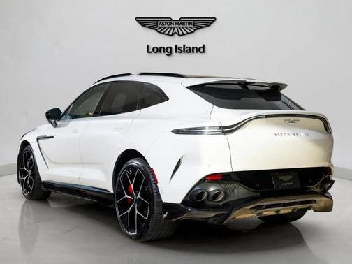 2025 Aston Martin DBX 707