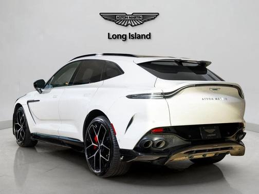 2025 Aston Martin DBX 707