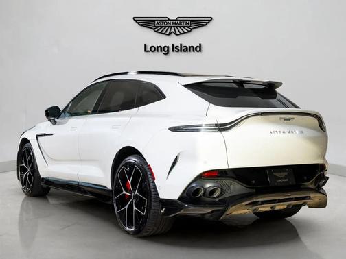 2025 Aston Martin DBX 707