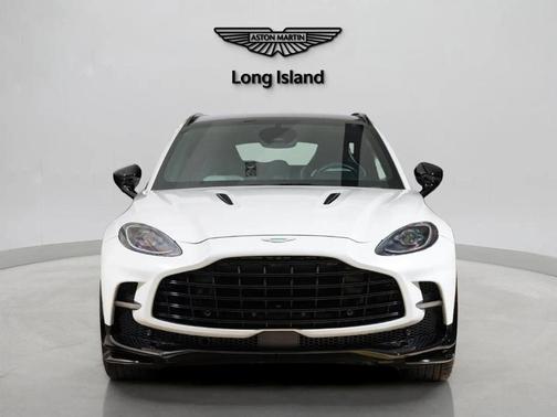 2025 Aston Martin DBX 707