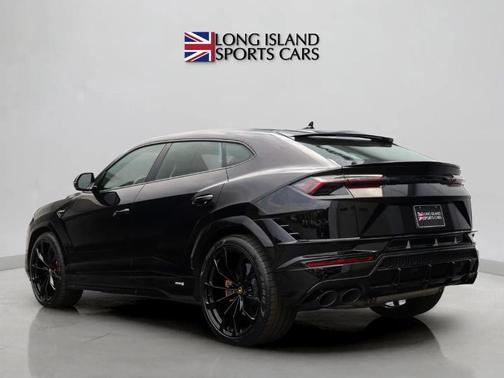 2023 Lamborghini Urus S