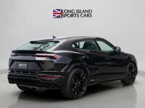 2023 Lamborghini Urus S