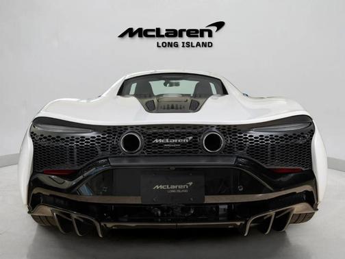 2024 McLaren Artura Performance