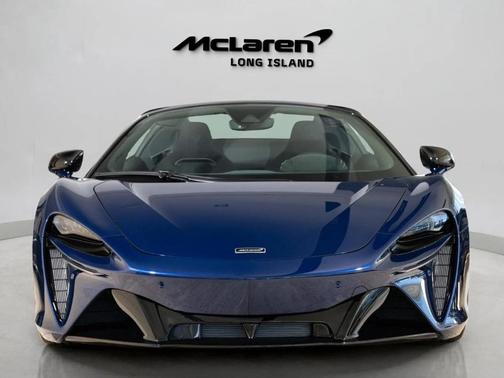 2024 McLaren Artura 