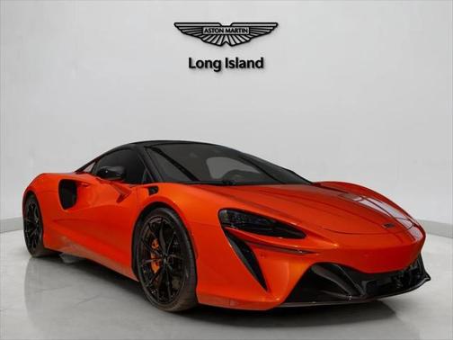 2023 McLaren Artura Performance