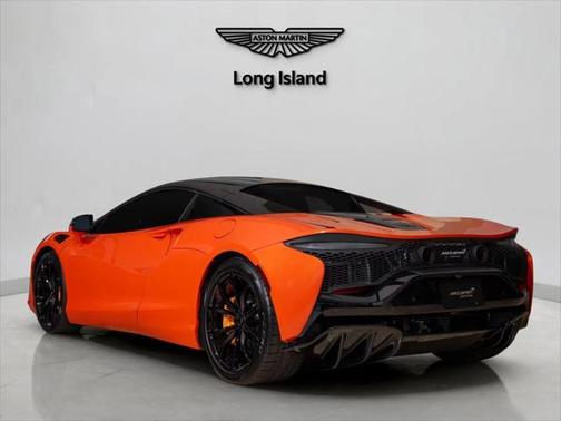 2023 McLaren Artura Performance