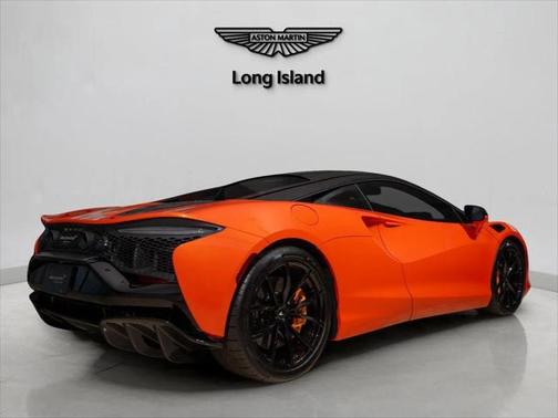 2023 McLaren Artura Performance