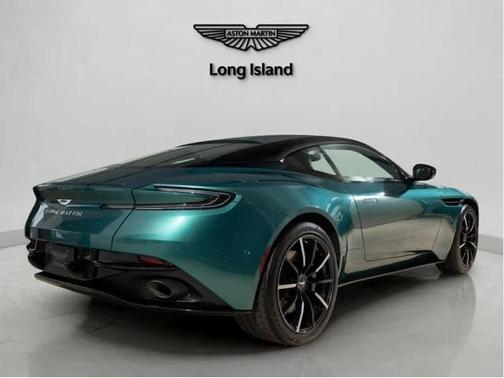 2022 Aston Martin DB11 V8