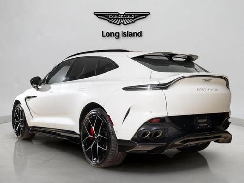 2025 Aston Martin DBX 707
