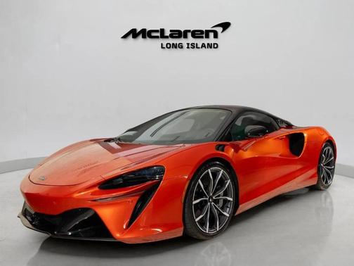 2023 McLaren Artura TechLux