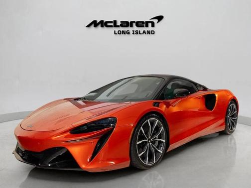 2023 McLaren Artura 
