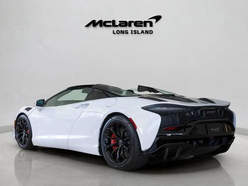 2025 McLaren Artura TechLux