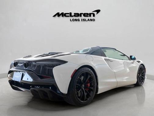 2025 McLaren Artura TechLux