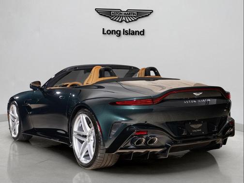 2026 Aston Martin Vantage Base