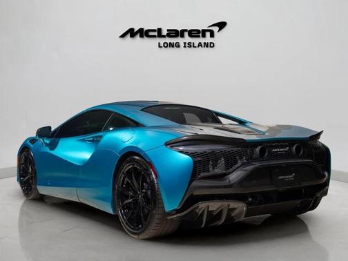 2023 McLaren Artura TechLux