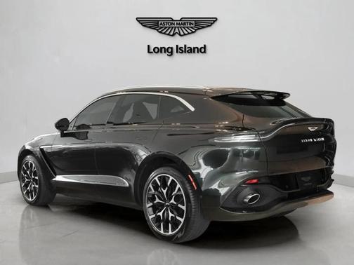 Minotaur Green 2024 Aston Martin DBX Base