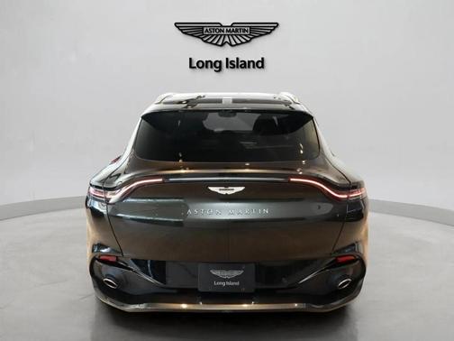 Minotaur Green 2024 Aston Martin DBX Base