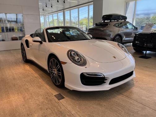 Photo 3 of 32 of 2014 Porsche 911 Turbo