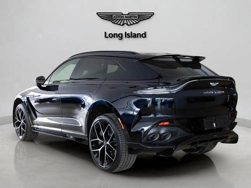 2025 Aston Martin DBX 707