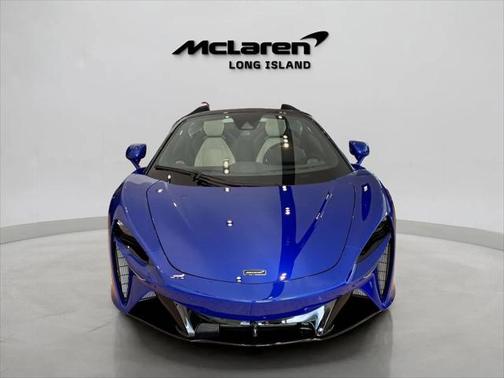 2025 McLaren Artura