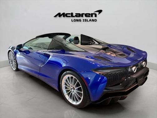 2025 McLaren Artura