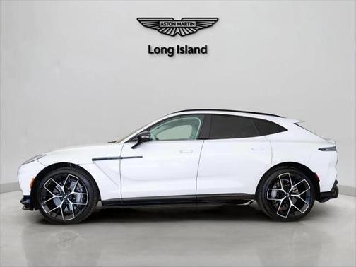 2025 Aston Martin DBX 707