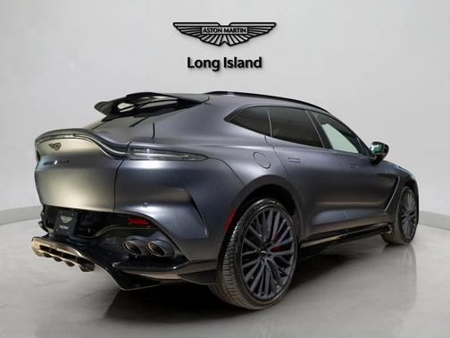2025 Aston Martin DBX 707