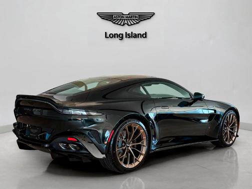 Ghillies Green 2026 Aston Martin Vantage Base