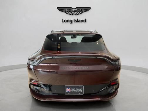 Divine Red 2022 Aston Martin DBX Base