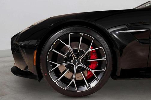 2025 Aston Martin Vantage Base