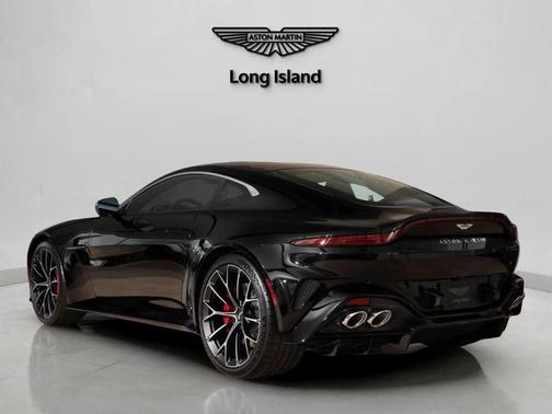 2025 Aston Martin Vantage Base