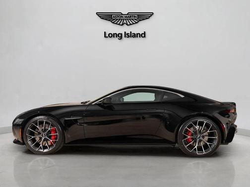 2025 Aston Martin Vantage Base