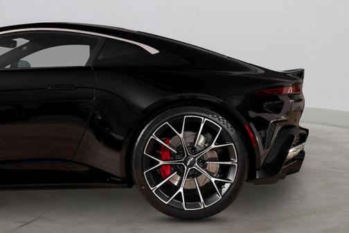 2025 Aston Martin Vantage Base