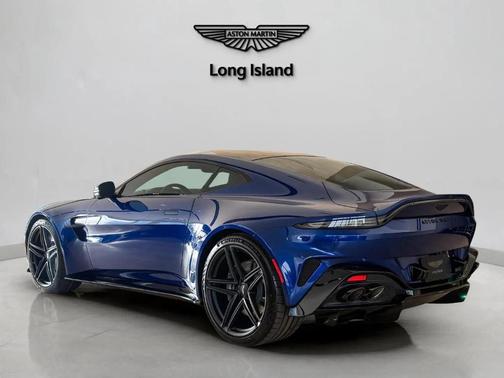 2025 Aston Martin Vantage Base