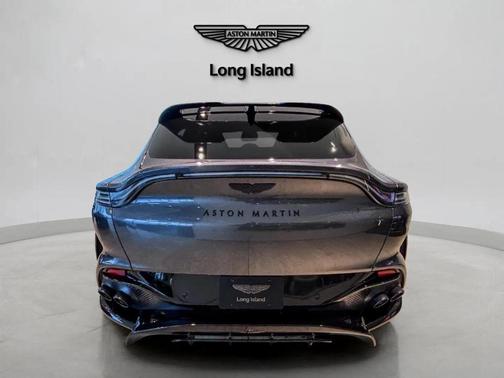 2025 Aston Martin DBX 707