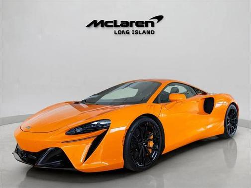 2023 McLaren Artura