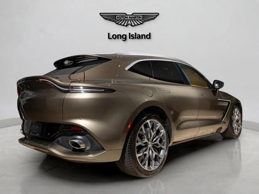 2022 Aston Martin DBX Base