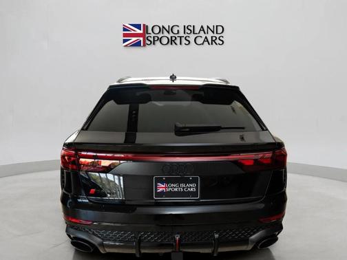 Mythos Black Metallic 2025 Audi RS Q8 4.0T quattro