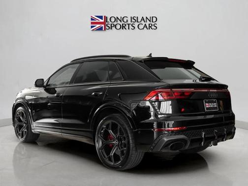 Mythos Black Metallic 2025 Audi RS Q8 4.0T quattro