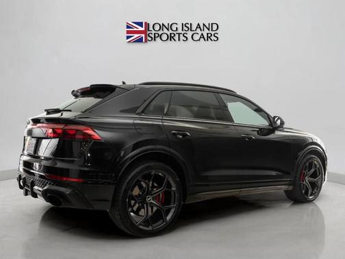 Mythos Black Metallic 2025 Audi RS Q8 4.0T quattro