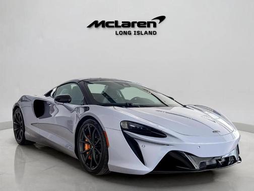 2026 McLaren Artura 