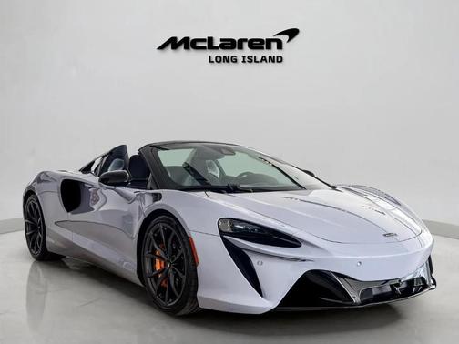 2026 McLaren Artura 