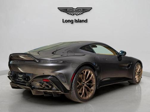 2025 Aston Martin Vantage Base